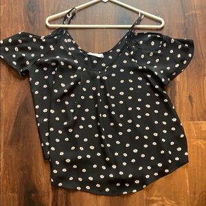 Black Daisy cold shoulder crop